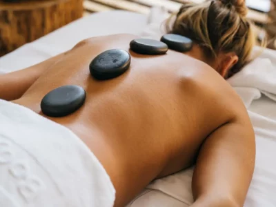Hot Stone Massage mit Salt Stones